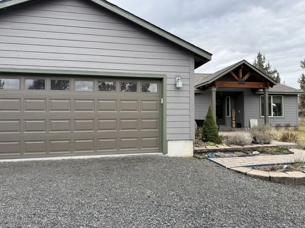 4689 NW 62nd Street Redmond OR 97756