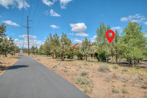 10737 Village Loop Redmond OR 97756
