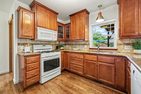 461 Parkside Drive Ashland OR 97520