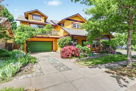 461 Parkside Drive Ashland OR 97520