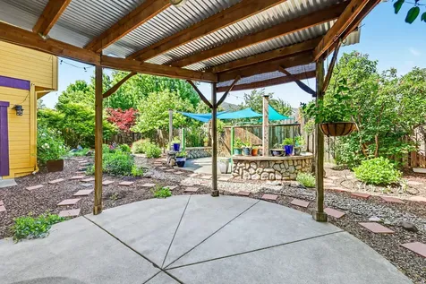 461 Parkside Drive Ashland OR 97520