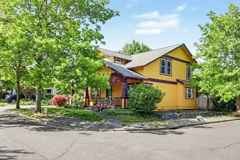 461 Parkside Drive Ashland OR 97520