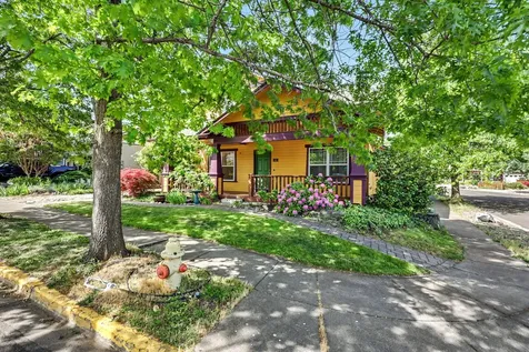 461 Parkside Drive Ashland OR 97520