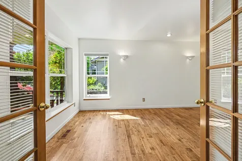 461 Parkside Drive Ashland OR 97520