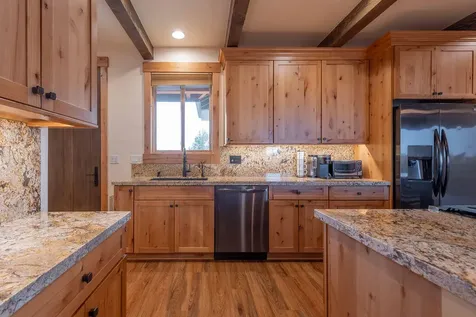61465 White Peaks Court Bend OR 97702