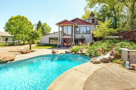 3600 Madrona Lane Medford OR 97501