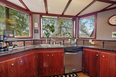 3600 Madrona Lane Medford OR 97501