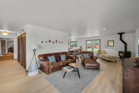 1776 NE Pheasant Lane Bend OR 97701