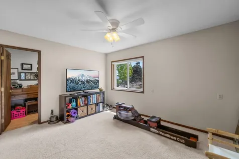1776 NE Pheasant Lane Bend OR 97701
