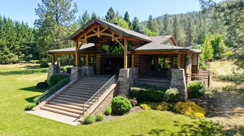 1030 Anglers Place Shady Cove OR 97539