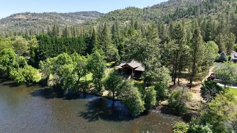 1030 Anglers Place Shady Cove OR 97539