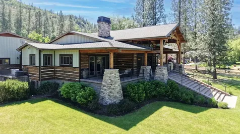 1030 Anglers Place Shady Cove OR 97539