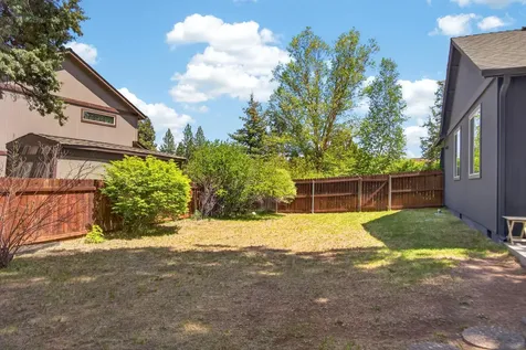 61039 Honkers Lane Bend OR 97702