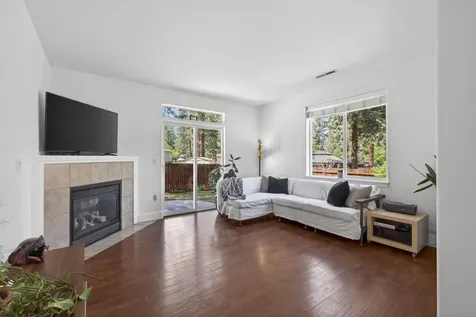 61039 Honkers Lane Bend OR 97702