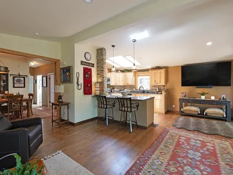 150 Castaline Place Shady Cove OR 97539
