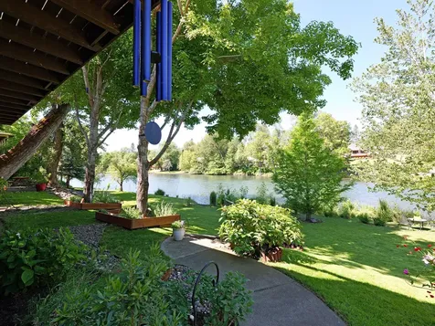 150 Castaline Place Shady Cove OR 97539