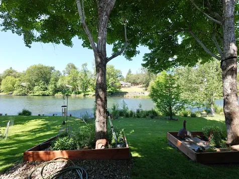 150 Castaline Place Shady Cove OR 97539