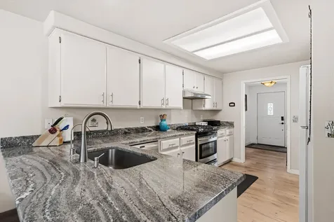 184 Meadow View Drive Phoenix OR 97535