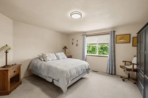 184 Meadow View Drive Phoenix OR 97535