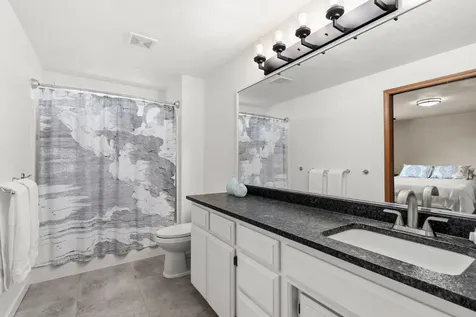 184 Meadow View Drive Phoenix OR 97535