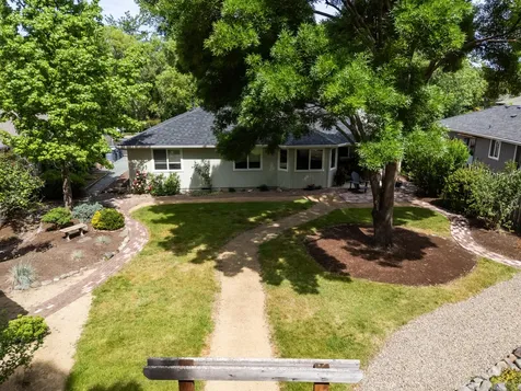 184 Meadow View Drive Phoenix OR 97535