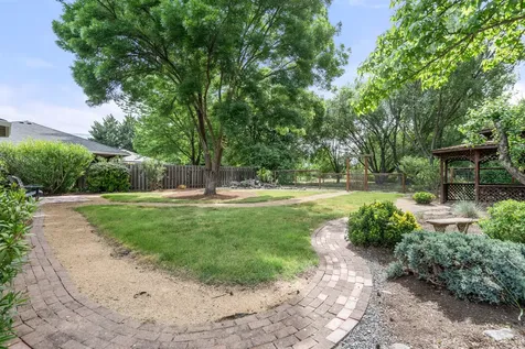 184 Meadow View Drive Phoenix OR 97535