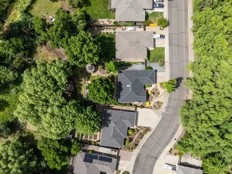 184 Meadow View Drive Phoenix OR 97535