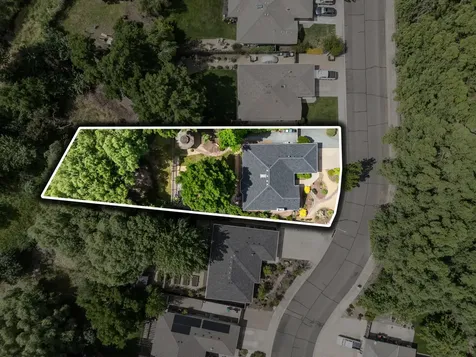 184 Meadow View Drive Phoenix OR 97535