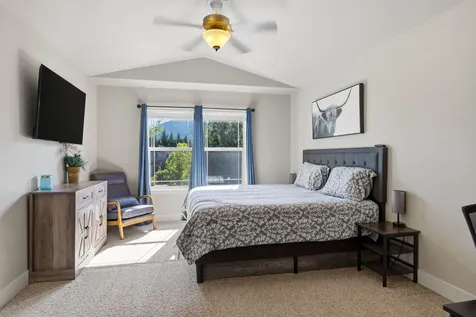 692 SE Vine Maple Lane Grants Pass OR 97527