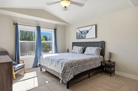 692 SE Vine Maple Lane Grants Pass OR 97527