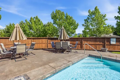692 SE Vine Maple Lane Grants Pass OR 97527