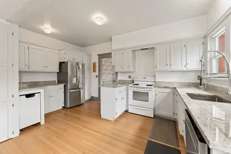 1432 NW Lawnridge Avenue Grants Pass OR 97526