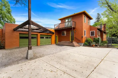 1432 NW Lawnridge Avenue Grants Pass OR 97526