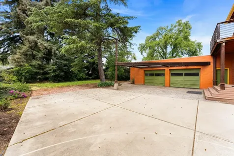 1432 NW Lawnridge Avenue Grants Pass OR 97526