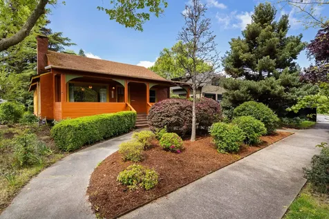 1432 NW Lawnridge Avenue Grants Pass OR 97526