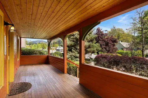 1432 NW Lawnridge Avenue Grants Pass OR 97526