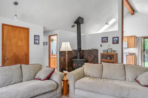 60866 Brosterhous Road Bend OR 97702
