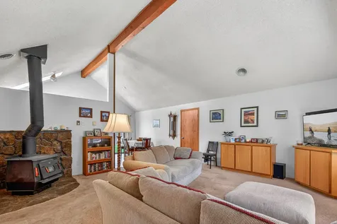 60866 Brosterhous Road Bend OR 97702