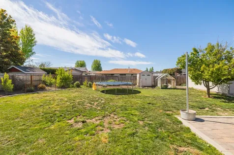 5528 American Avenue Klamath Falls OR 97603