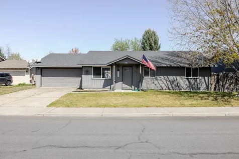 3211 SW Salmon Avenue Redmond OR 97756
