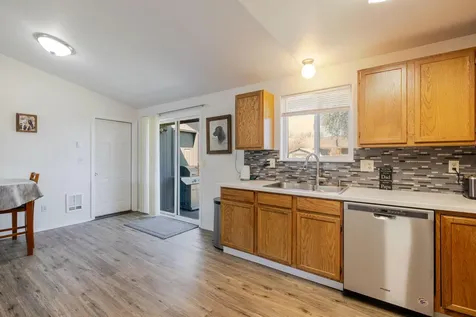 3211 SW Salmon Avenue Redmond OR 97756