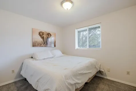 3211 SW Salmon Avenue Redmond OR 97756
