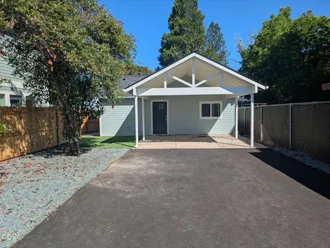 613 St Thomas Lane Eagle Point OR 97524