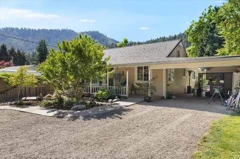 6589 Rogue River Highway Grants Pass OR 97527