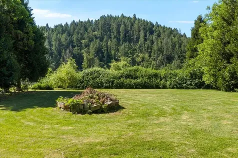 6589 Rogue River Highway Grants Pass OR 97527