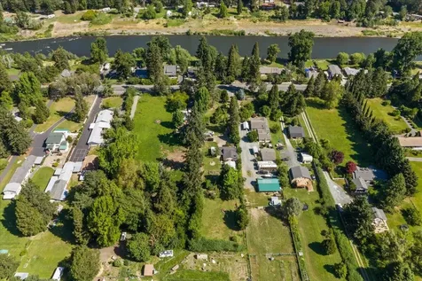 6589 Rogue River Highway Grants Pass OR 97527