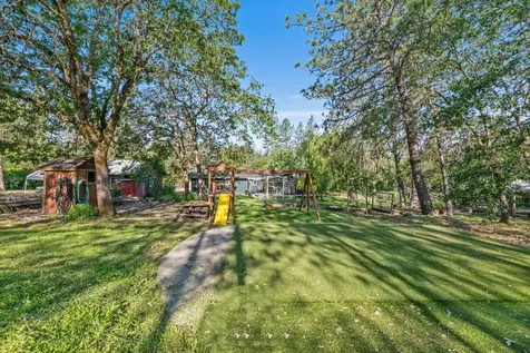 1033 Plumtree Lane Grants Pass OR 97526