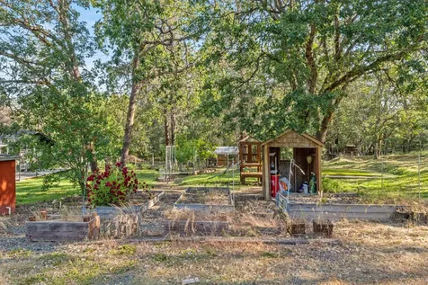 1033 Plumtree Lane Grants Pass OR 97526