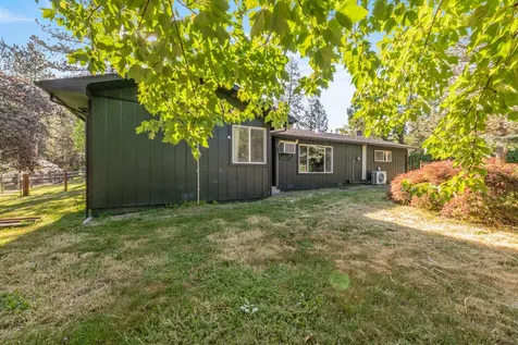 1033 Plumtree Lane Grants Pass OR 97526