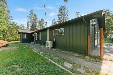 1033 Plumtree Lane Grants Pass OR 97526